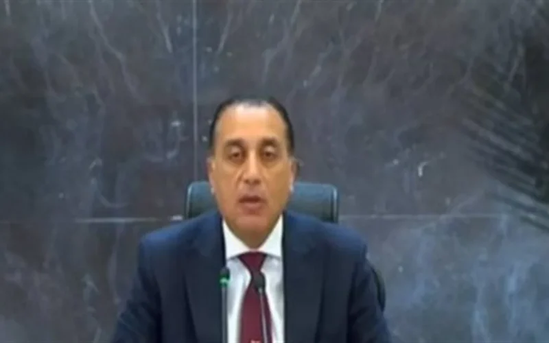 مجلس الوزراء ينفي حظر التجوال ويؤكد استمرار فتح جميع الطرق العامة للجمهور